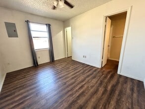 4606 Erskine St in Lubbock, TX - Foto de edificio - Building Photo