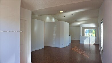 1121 Alexander Bend in Weston, FL - Building Photo - Building Photo