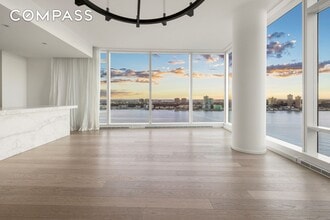 30 Riverside Blvd in New York, NY - Building Photo - Building Photo