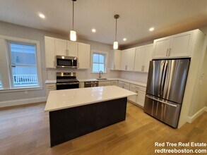 55 Fairbanks St, Unit 1 in Boston, MA - Building Photo - Building Photo