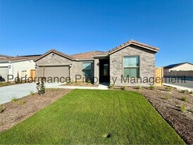 8710 Rawhide Ave in Shafter, CA - Building Photo