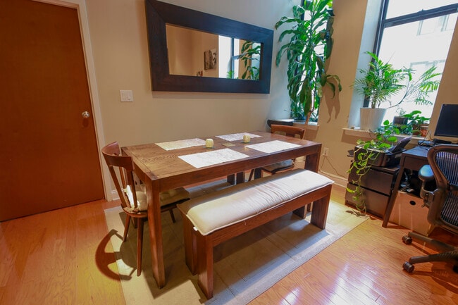 1011 Chestnut Street, Unit #705W