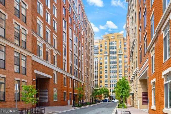 1201 N Garfield St in Arlington, VA - Building Photo - Building Photo