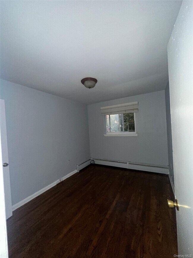 651 E 224th St in Bronx, NY - Building Photo - Building Photo