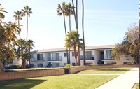 Tally Ho Torrance Apartments in Torrance, CA - Foto de edificio - Building Photo