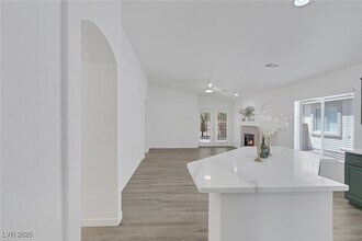 4369 Meadowlark Wing Way in North Las Vegas, NV - Foto de edificio - Building Photo