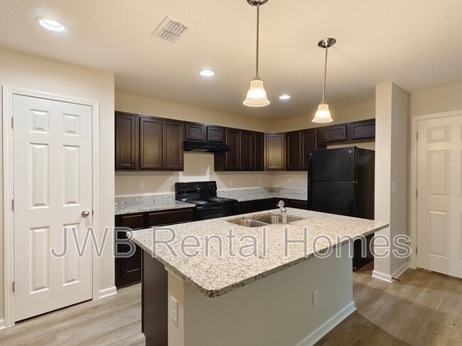 8006 Dandy Ave in Jacksonville, FL - Building Photo - Building Photo