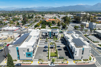 Villa Esperanza in Pomona, CA - Foto de edificio - Building Photo