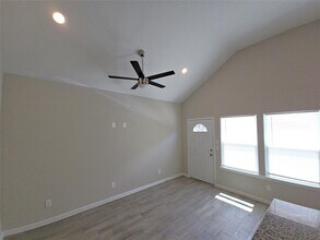 11897 Nelwood St in Willis, TX - Building Photo - Building Photo