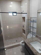 2701 E Lyon St in Laredo, TX - Building Photo - Building Photo