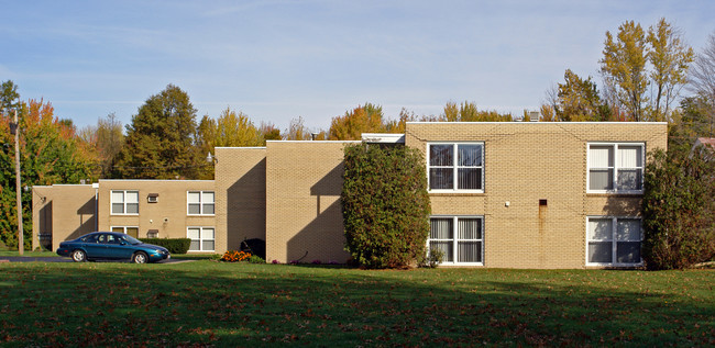 Terra Mars Apartments in Warren, OH - Building Photo - Building Photo