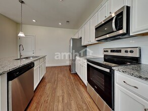 14114 Millers Creek Ln in Charlotte, NC - Foto de edificio - Building Photo