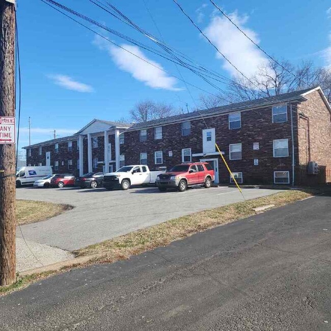 3517 Georgetown Pl in Louisville, KY - Building Photo - Building Photo