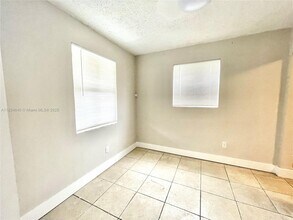 2665 NW 20th St in Fort Lauderdale, FL - Building Photo - Building Photo