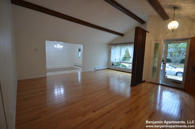 property at 20 Mossdale Rd