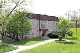 Oakview Terrace in Des Moines, IA - Foto de edificio - Building Photo