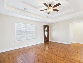 411 W College St in Fredericksburg, TX - Building Photo - Building Photo