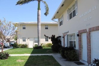 North Fifty Apartments in Fort Lauderdale, FL - Building Photo - Building Photo