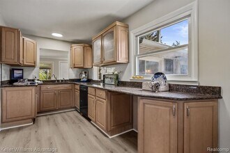 18840 Susanna Dr in Livonia, MI - Building Photo - Building Photo