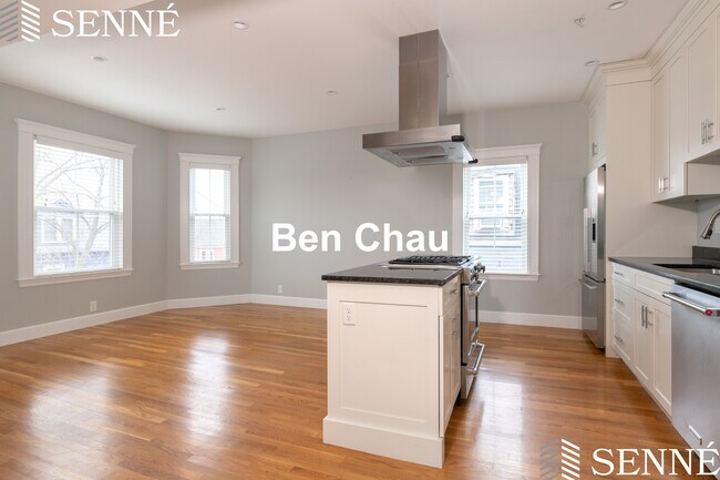 8 Rockingham St, Unit 3B in Cambridge, MA - Building Photo - Building Photo
