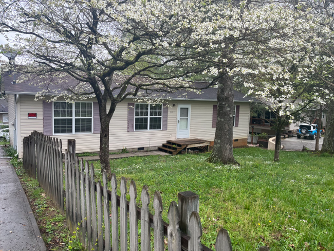 property at 2722 Woods-Smith Rd