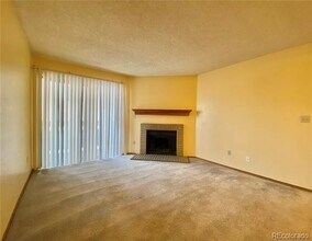 1094 S Dearborn St-Unit -206 in Aurora, CO - Building Photo - Building Photo