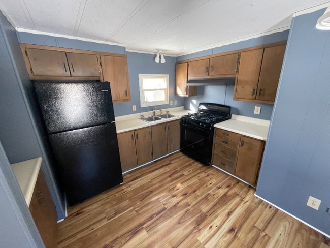 120 1st St in Millinocket, ME - Building Photo - Building Photo