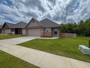 205 Lindsey Ln in Whitehouse, TX - Building Photo - Building Photo