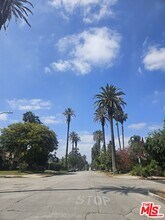 854 1/2 S Plymouth Blvd in Los Angeles, CA - Building Photo - Building Photo