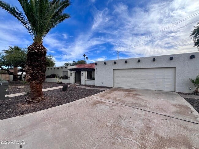 2129 E Huntington Dr in Tempe, AZ - Building Photo - Building Photo