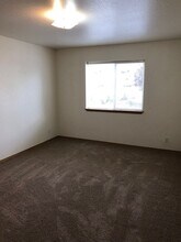 5445 Glenridge Wy in Klamath Falls, OR - Building Photo - Building Photo