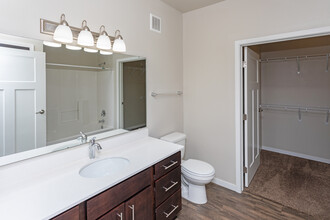 Beacon Estates in Fargo, ND - Building Photo - Interior Photo