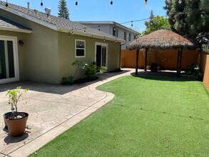 146 Village Run W in Encinitas, CA - Building Photo - Building Photo