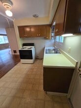 4 Garden Dr in La Grange Park, IL - Building Photo - Building Photo