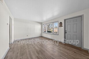 4508 Ashby Rd in St. Ann, MO - Building Photo