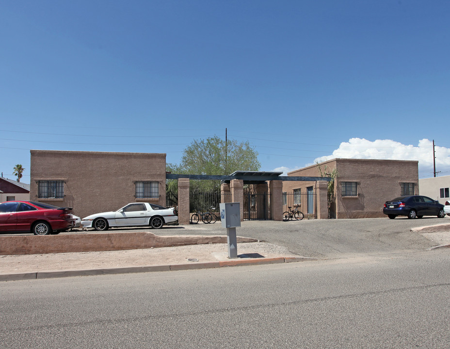 1111-1113 E Adams St in Tucson, AZ - Building Photo