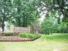 4299 Pine Ridge Ct in Ann Arbor, MI - Building Photo