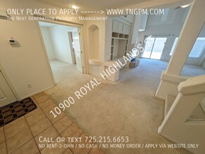 10900 Royal Highlands St in Las Vegas, NV - Building Photo - Building Photo