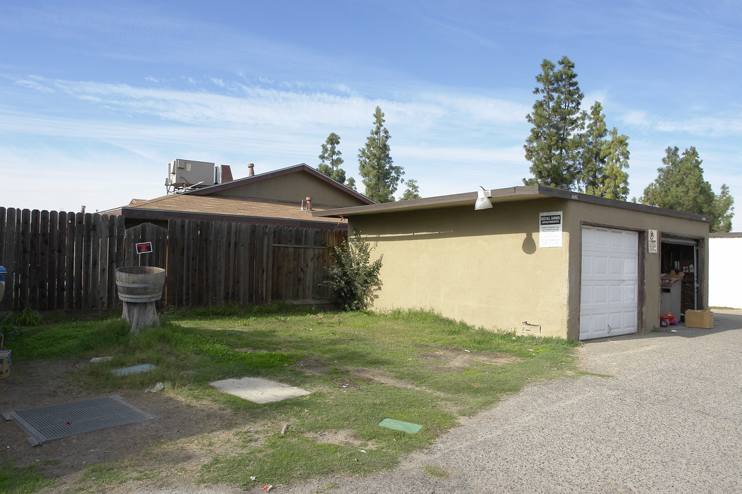 1855 Carter Way in Atwater, CA - Building Photo