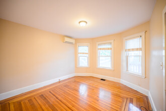 18 Donnybrook Rd, Unit 1 in Boston, MA - Building Photo - Building Photo