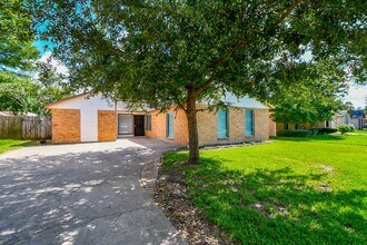 12015 Osage Park Dr in Houston, TX - Building Photo - Building Photo