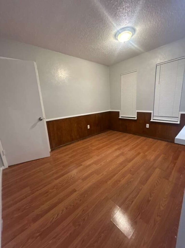 2408 Hollandale Cir, Unit APT B in Arlington, TX - Building Photo - Building Photo