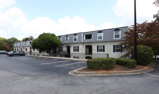 La Carre Apartments in Clarkston, GA - Foto de edificio - Building Photo