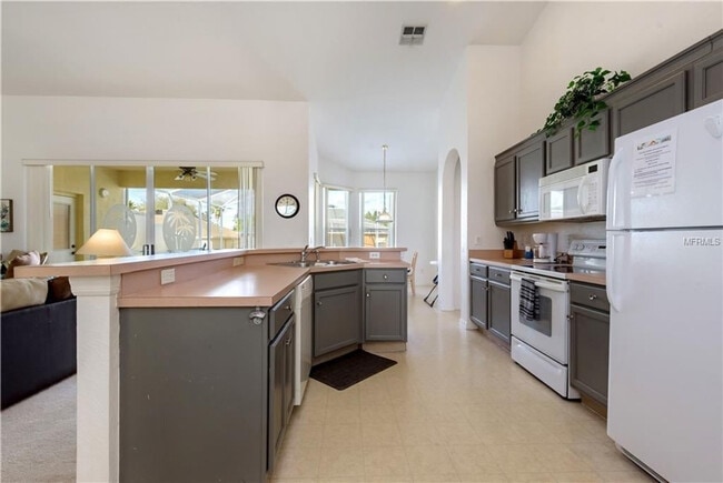 315 Nottingham Way in Davenport, FL - Building Photo - Building Photo