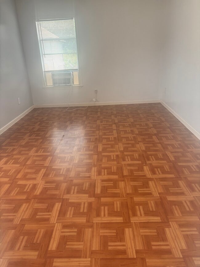 7012 Boyce St, Unit Apartment