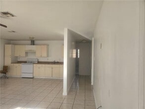 901 W Genie St in Chalmette, LA - Building Photo - Building Photo