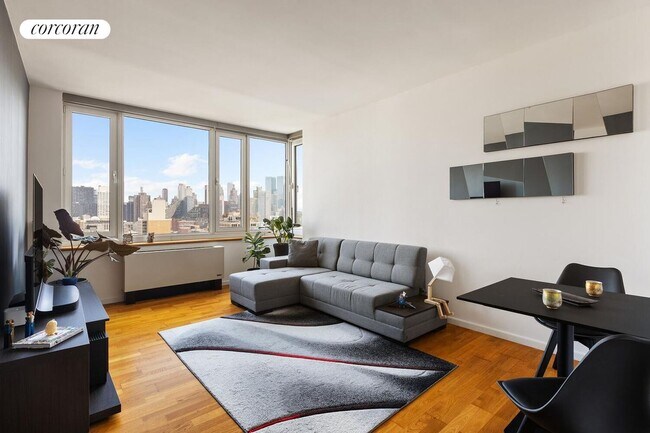 635 W 42nd St in New York, NY - Building Photo - Building Photo