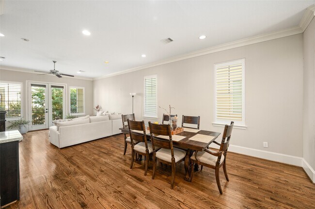 2423 Beall St in Houston, TX - Building Photo - Building Photo