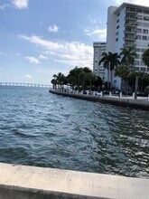 1408 Brickell Bay Dr, Unit 302 in Miami, FL - Building Photo - Building Photo