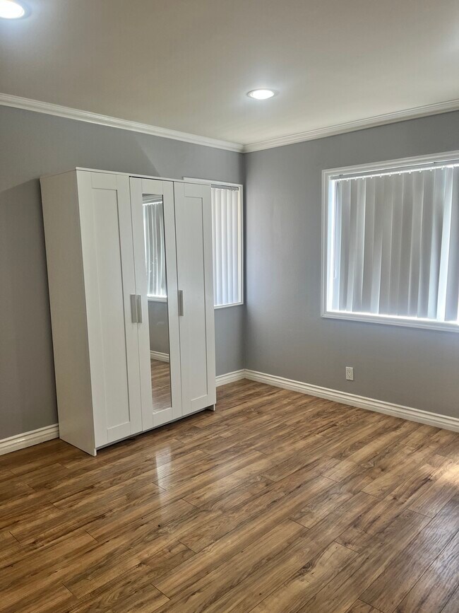 2940 N Verdugo Rd in Glendale, CA - Building Photo - Building Photo